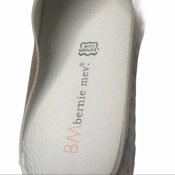 NWOT Bernie Mev Rose Gold Perforatef Slide - Picture 10 of 13